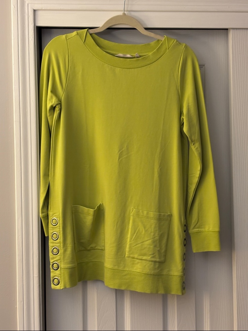 Like new condition “Soft Surroundings” Lime Green Ribbed-Neck Pullover!!